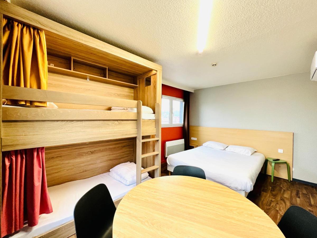 Hostel The People *