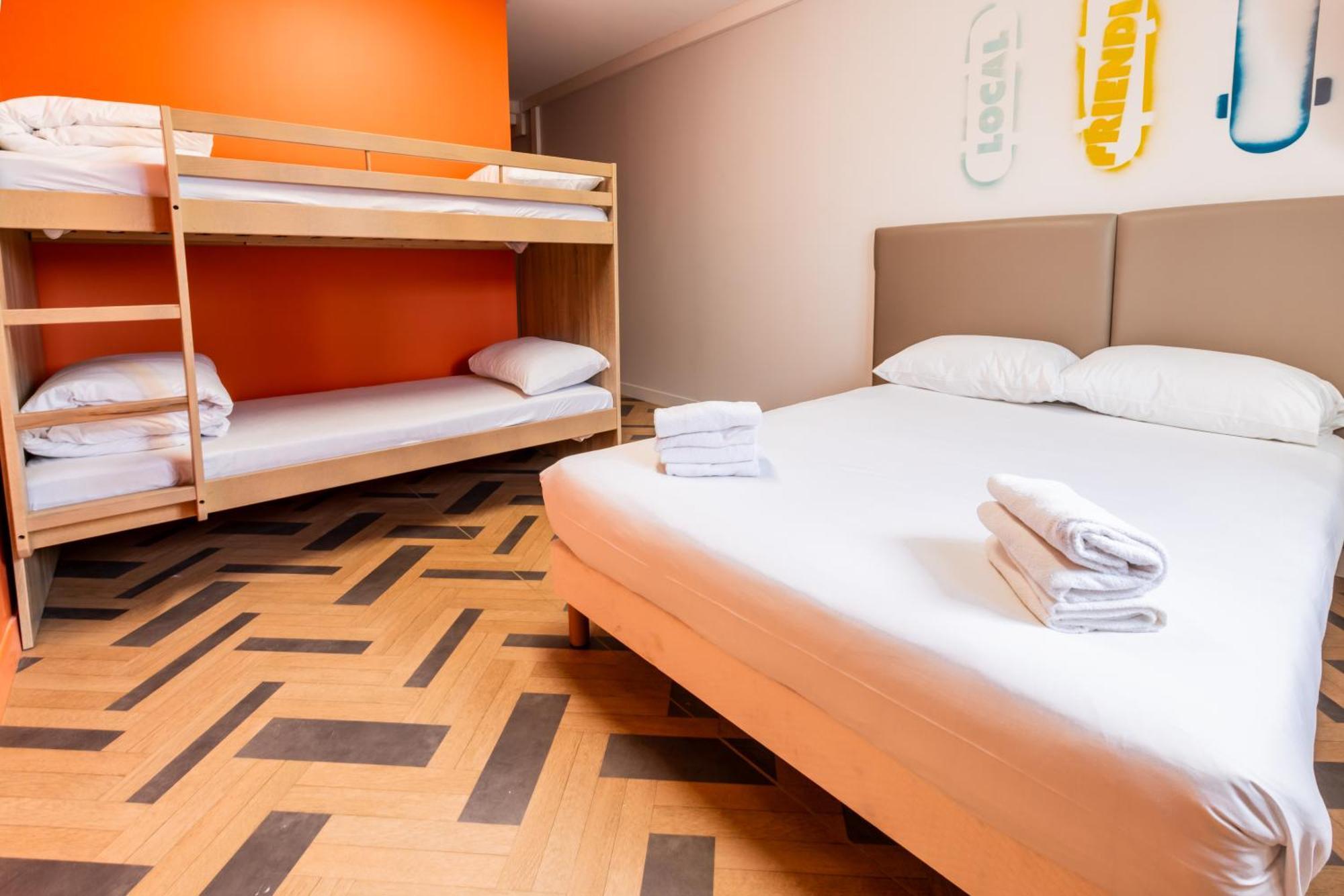 Hostel The People *